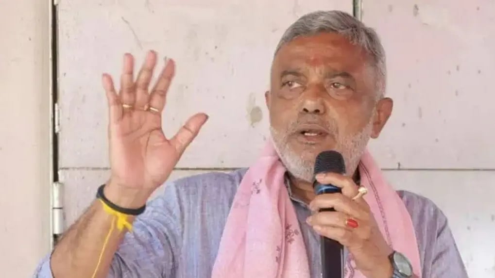 TMC नेता देबाशीष कुमार के घर आयकर विभाग की छापेमारी