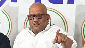 विधानसभा चुनाव: बंगाल में सीएम योगी के बयान पर सियासत, अजय राय का हमला-बोले इतिहास से खिलवाड़ बर्दाश्त नहीं