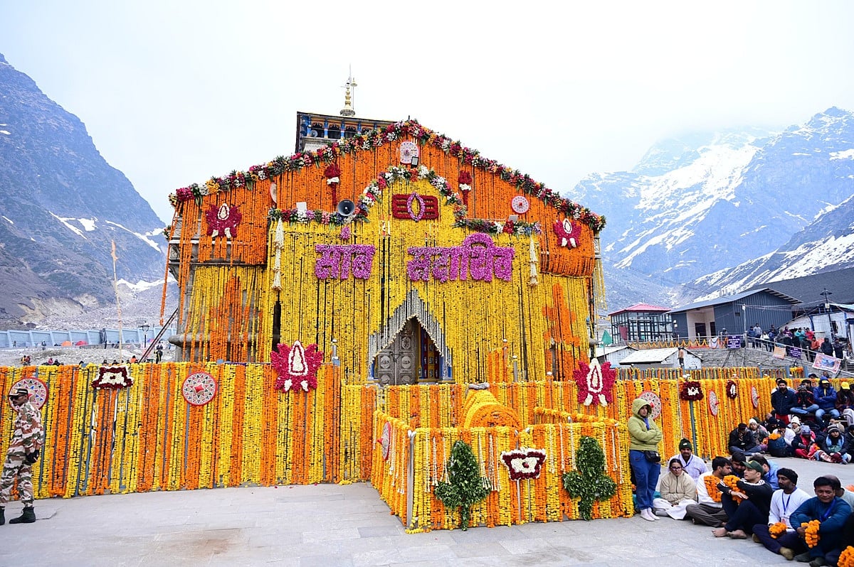 'हर-हर महादेव' के जयघोष के बीच खुले केदारनाथ के कपाट, आस्था का उमड़ा सैलाब