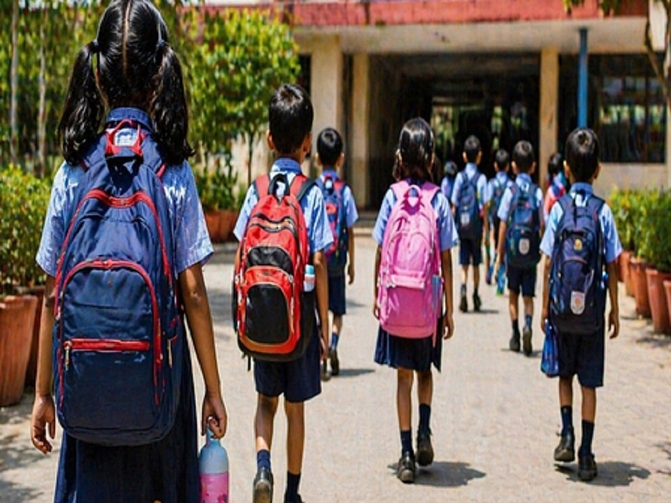 ओडिशा में लू के कहर को देखते हुए 27 अप्रैल से स्कूल बंद, सरकार ने किया गर्मी की छुट्टियों का ऐलान