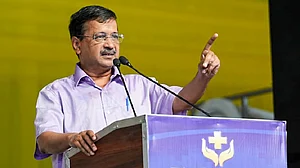 बड़ी खबर LIVE: बागी सांसदों पर सख्त आम आदमी पार्टी, दल-बदल कानून के तहत कार्रवाई की मांग की