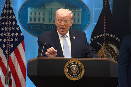 बड़ी खबर LIVE: फायरिंग पर ट्रंप ने याद दिलाया इतिहास, बोले- अगर व्हाइट हाउस में बॉलरूम होता तो ऐसा नहीं होता
