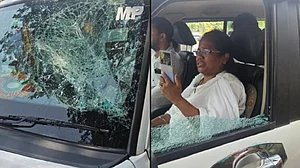 बंगाल चुनावः हुगली में टीएमसी सांसद मिताली बाग पर हमला, अस्पताल में भर्ती, बीजेपी के लोगों पर आरोप