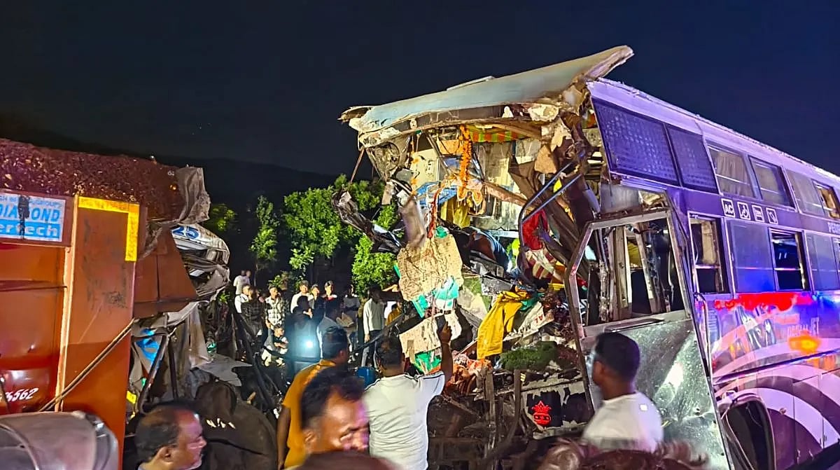 ओडिशा के सुंदरगढ़ में भीषण सड़क हादसा, बस-ट्रक की आमने-सामने टक्कर, 4 की मौत, 20 घायल