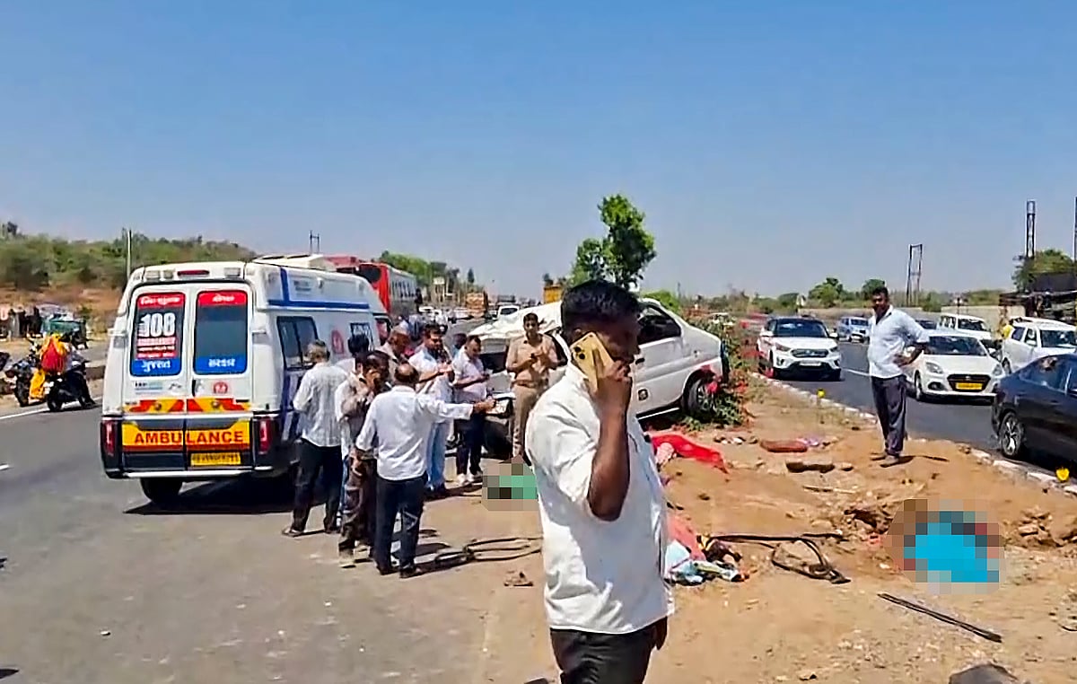 गुजरात के साबरकांठा में मौत की टक्कर!, बस की वैन से भिड़ंत होने के बाद 6 महिलाओं की मौत, 8 लोग घायल