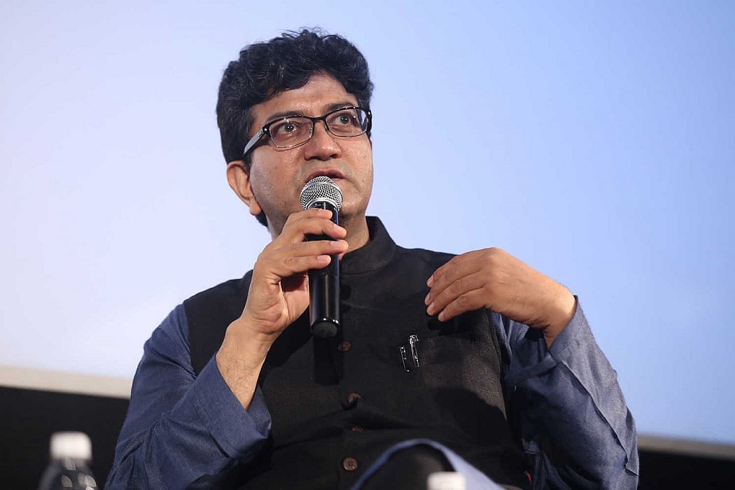 केंद्र ने गीतकार प्रसून जोशी को प्रसार भारती का अध्यक्ष नियुक्त किया, नवनीत सहगल के हटने के बाद से खाली था पद