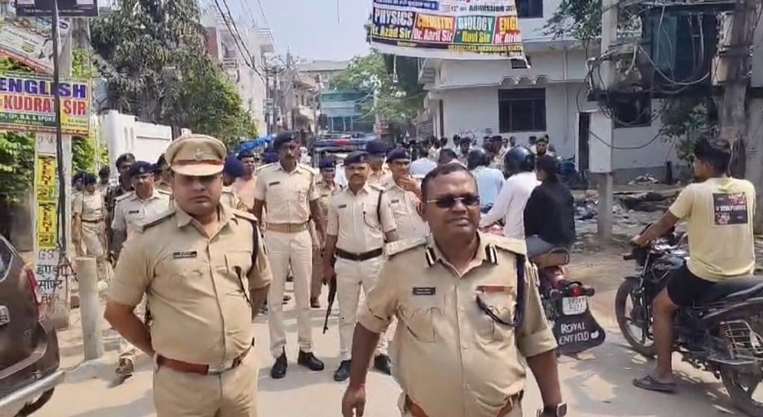 बिहारः सीवान में आरजेडी विधायक ओसामा शहाब की तलाश में पुलिस की छापेमारी, जमीन कब्जाने का आरोप
