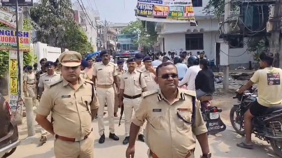 बिहारः सीवान में आरजेडी विधायक ओसामा शहाब की तलाश में पुलिस की छापेमारी, जमीन कब्जाने का आरोप