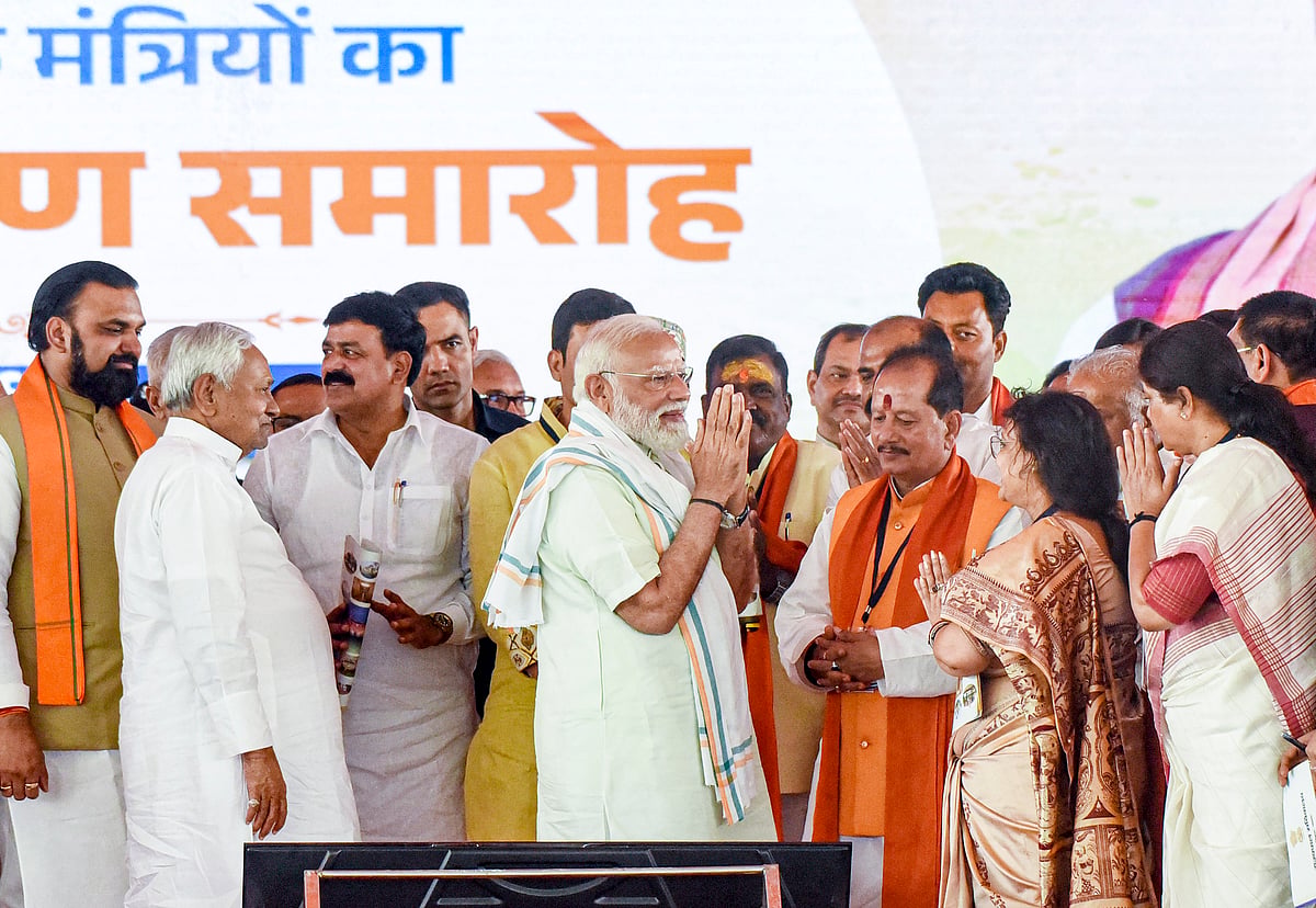 पीएम मोदी और नीतीश की उपस्थिति में कई नेताओं के पुत्र सम्राट कैबिनेट में हुए शामिल