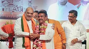 शुभेंदु अधिकारी: ममता के सहयोगी से लेकर बंगाल बीजेपी के शीर्ष तक का सफर, रहस्य बनी हुई है नजदीकी लोगों की मौत