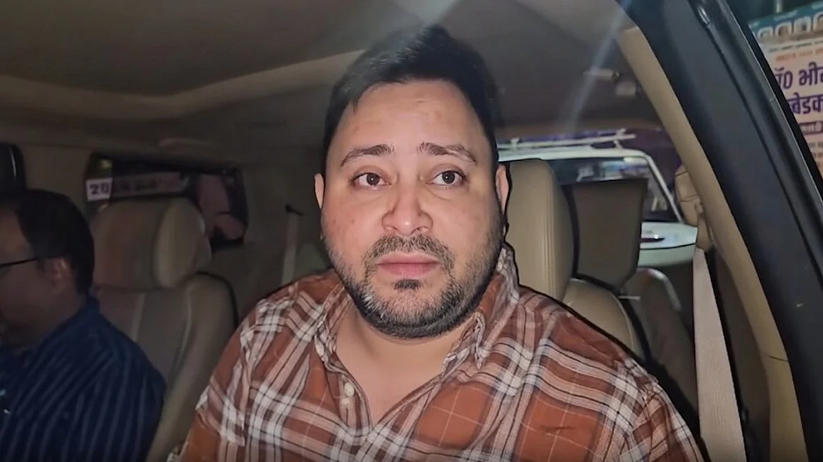 बिहारः पटना में सचिवालय परिसर में मिली शराब की बोतलें, तेजस्वी यादव ने शराबबंदी पर उठाए सवाल