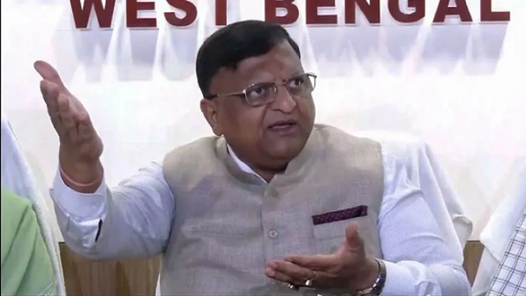 बंगाल में SIR और चुनाव कराने वाले IAS मनोज अग्रवाल को मिला ईनाम! शुभेंदु ने बनाया राज्य का मुख्य सचिव