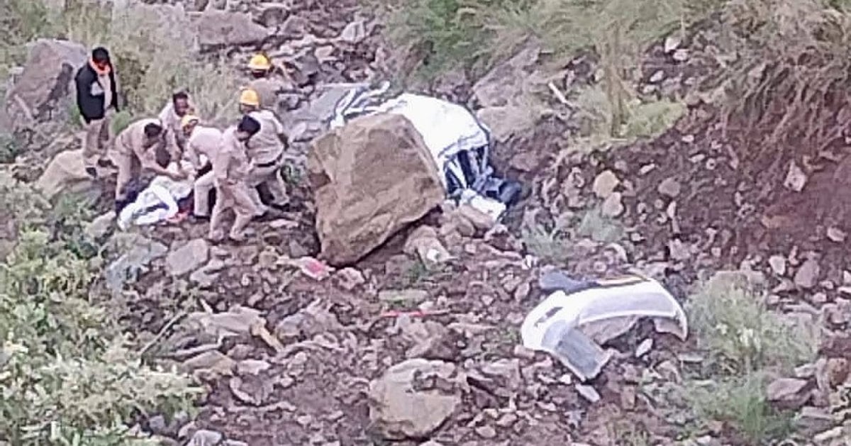 हिमाचल के चंबा में गहरी खाई में गिरी कार, गुजरात के पांच पर्यटकों समेत छह लोगों की मौत, चार घायल