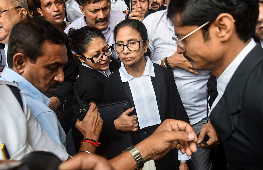 अब ममता बनर्जी के वकालत करने पर घमासान, बार काउंसिल ने बंगाल इकाई से मांगी प्रैक्टिस से जुड़ी रिपोर्ट