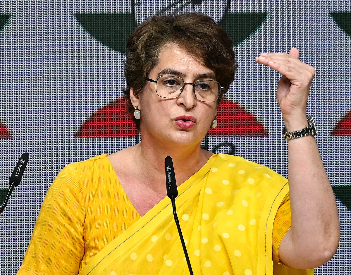 प्रियंका गांधी ने नीट पेपर लीक के बाद छात्र की कथित आत्महत्या पर सरकार को घेरा