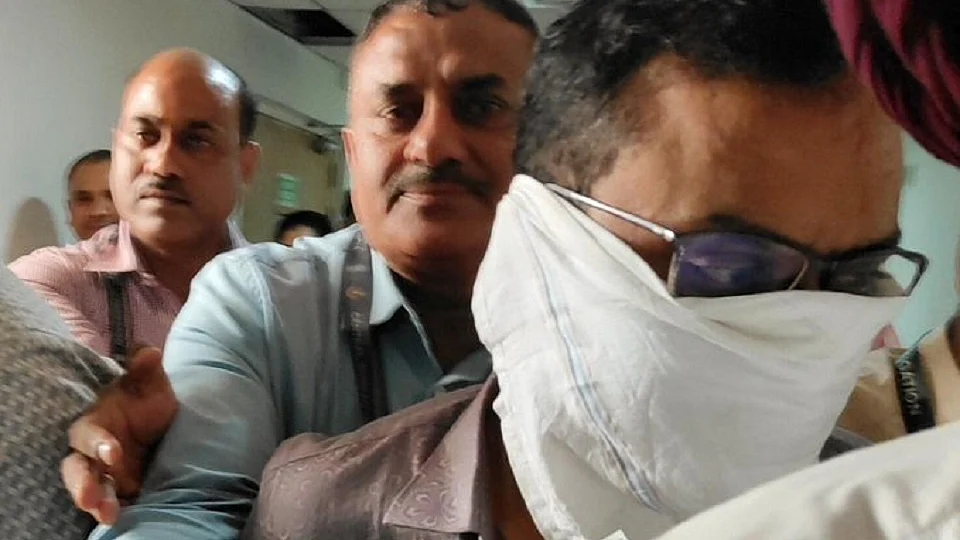 नीट यूजी पेपर लीक मामले में 10वीं गिरफ्तारी, CBI ने महाराष्ट्र के कोचिंग सेंटर के डायरेक्टर को दबोचा