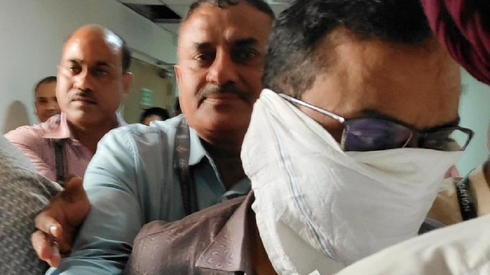 नीट यूजी पेपर लीक मामले में 10वीं गिरफ्तारी, CBI ने महाराष्ट्र के कोचिंग सेंटर के डायरेक्टर को दबोचा