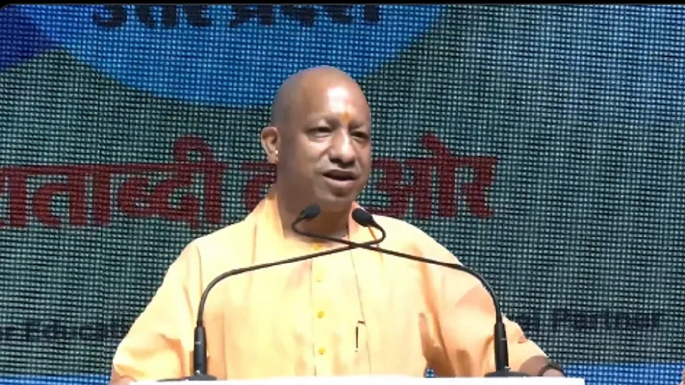बकरीद से पहले योगी की धमकी! कहा- शिफ्ट में पढ़ें नमाज, लेकिन सड़क पर नहीं, माने तो ठीक, वर्ना बरेली...
