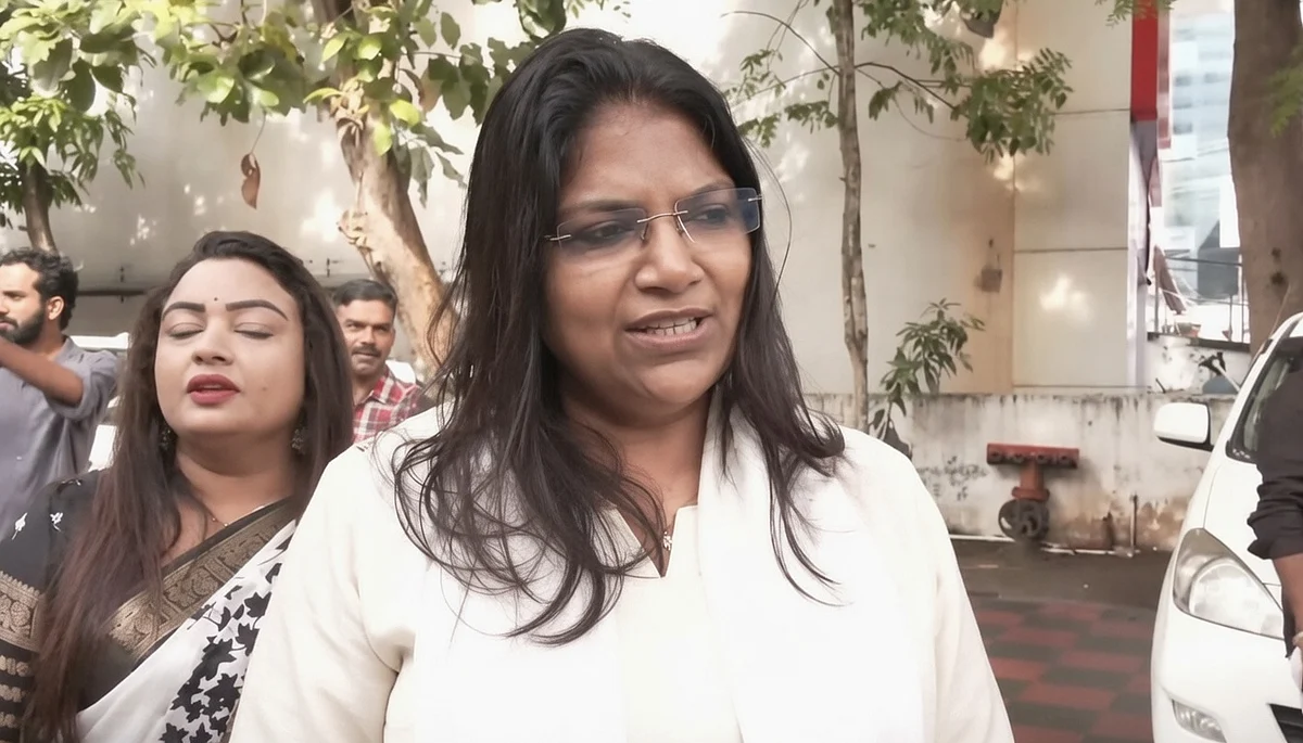 'लोग वर्क फ्रॉम होम करें और पीएम घूमने में व्यस्त', मेलोनी को टॉफी गिफ्ट किए जाने पर भड़कीं कांग्रेस सांसद जेबी मैथर