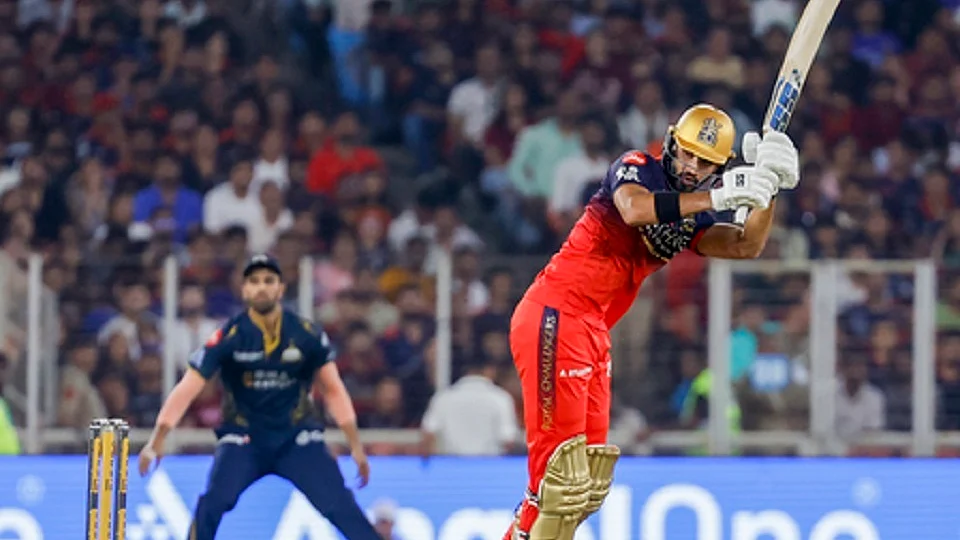 IPL 2026 के प्लेऑफ के लिए तय हुईं चार टीमें, जानें पूरा शेड्यूल और क्वालीफायर-1 में RCB और GT की भिड़ंत
