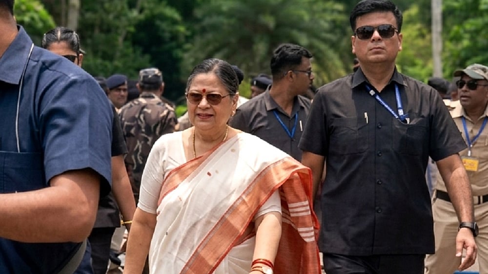 क्या ममता की पार्टी टूटने वाली है! TMC सांसद काकोली सीएम शुभेंदु की बैठक में शामिल हुईं, अटकलों का दौर शुरू