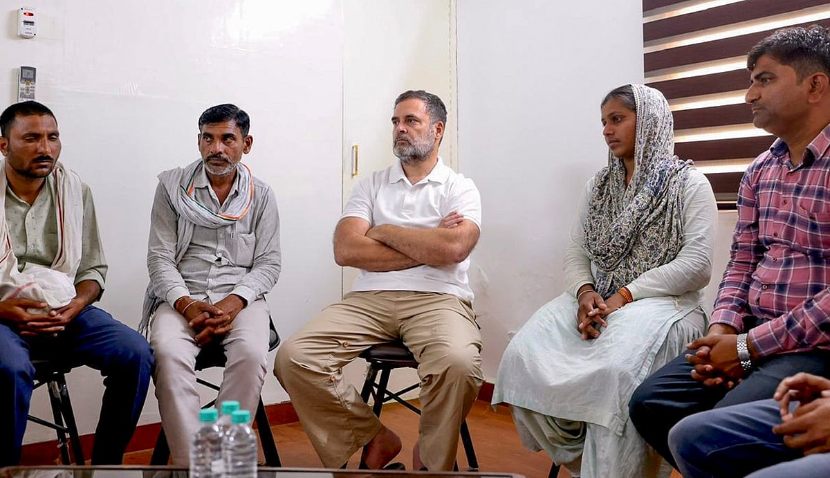 राहुल गांधी ने आत्महत्या करने वाले नीट छात्र के परिवार से मुलाकात की, पीएम मोदी से जवाबदेही की मांग की