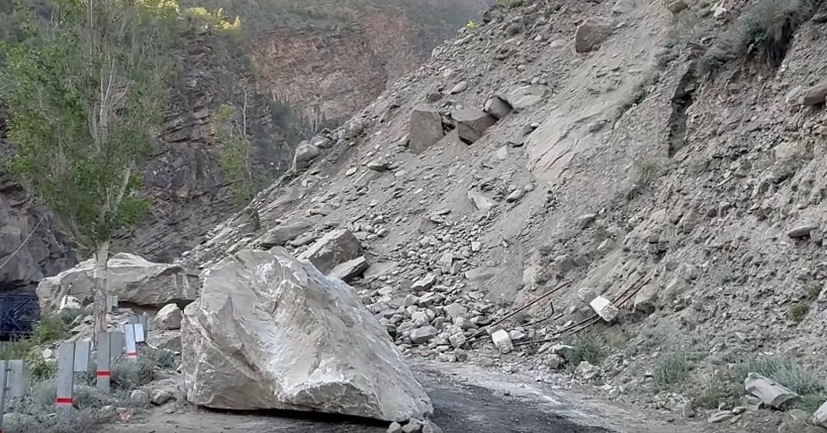 लाहौल-स्पीति में भूस्खलन: जाहलमा नाले के पास दरकी पहाड़ी, संसारी-तिन्दी-तांदी मार्ग पूरी तरह ठप
