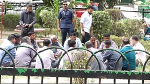 राहुल गांधी ने ऑटोरिक्शा चालकों से की बातचीत, संसद में उनकी समस्याओं को उठाने का वादा किया