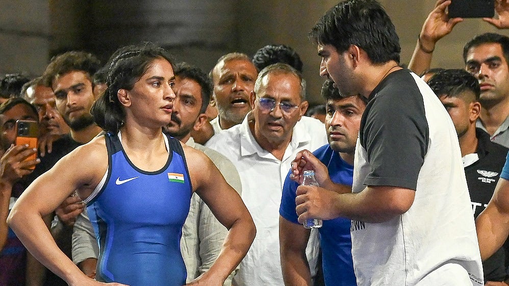 विनेश फोगाट ने हार के बाद WFI के प्रति जताई नाराजगी, कहा- बहुत जिद्दी और जुनूनी हूं, वापसी करूंगी