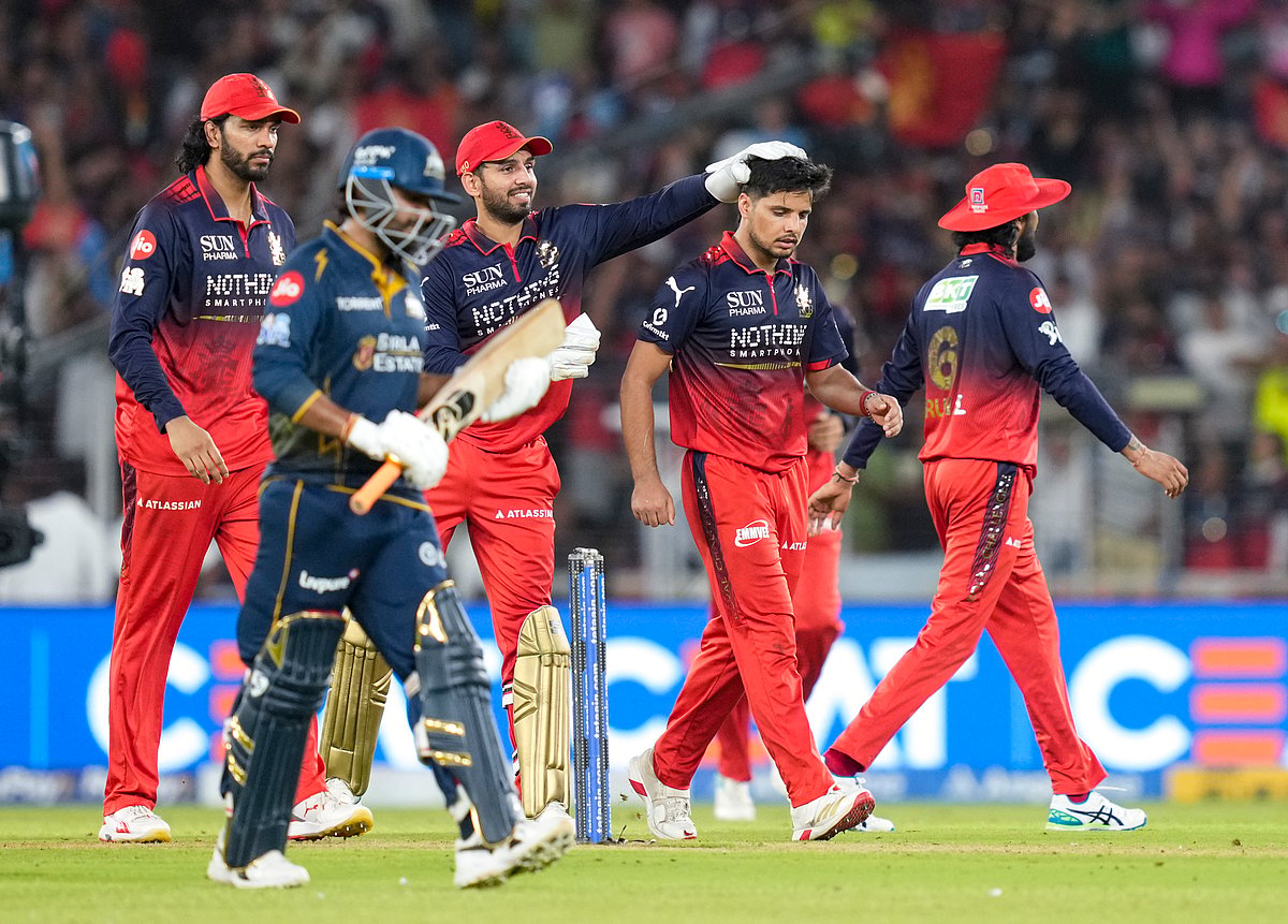 बड़ी खबर LIVE: RCB लगातार दूसरी बार बनी IPL चैम्प‍ियन, IPL Final में GT को रौंदा