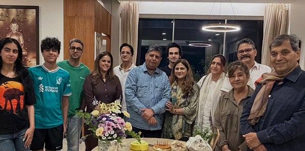 सिनेजीवन: RCB की जीत पर अनुष्का ने विराट कोहली को किया किस और दिशा के डांस के बीच अक्षय ने कैटरीना को किया याद