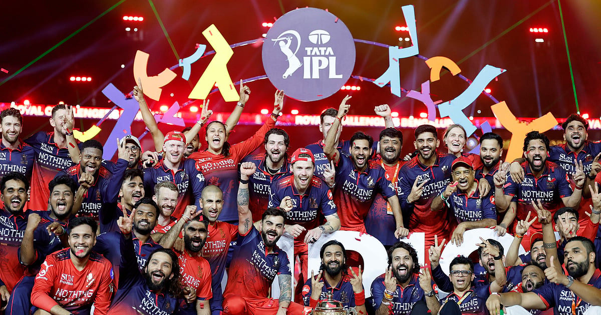 हैदराबाद में RCB की जीत का जश्न पड़ा भारी: सड़कों पर बेकाबू हुई फैंस की भीड़, पुलिस ने किया लाठीचार्ज