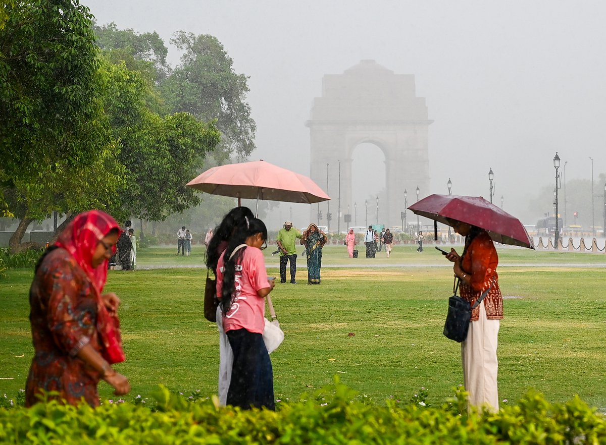 दिल्ली-एनसीआर में 6 जून तक गर्मी से राहत, 1 और 2 जून को बारिश-आंधी का येलो अलर्ट जारी