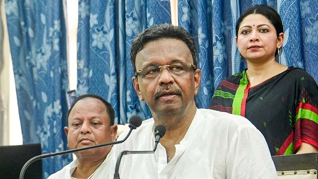ममता को एक और झटका, फिरहाद हकीम ने कोलकाता मेयर पद से दिया इस्तीफा