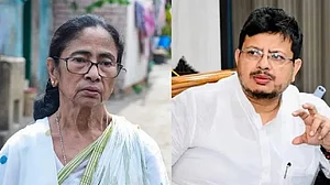 TMC में फूट! नए गुट ने ऋतब्रत बनर्जी को नेता विपक्ष बनाया, 58 विधायकों के साथ होने का दावा, ममता को दिया ये ऑफर