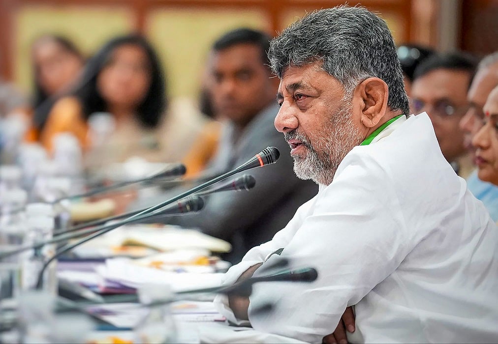 navjivanindia%2F2026-06-04%2Fubkfevzc%2FCM-D.K.-Shivakumar.jpg?rect=0%2C40%2C1012%2C531&w=1200&ar=40%3A21&auto=format%2Ccompress&ogImage=true&mode=crop&enlarge=true&overlay=false&overlay_position=bottom&overlay_width=100