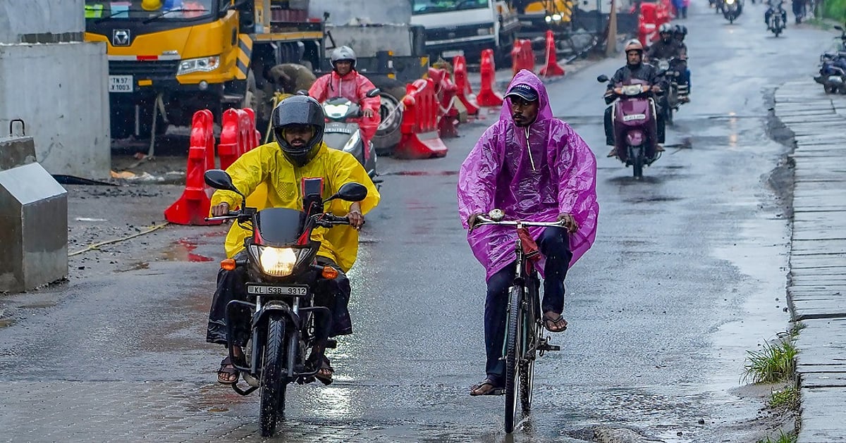 मौसम अपडेट: यूपी, बिहार, दिल्ली समेत 13 राज्यों में मॉनसून का असर तेज, IMD ने भारी बारिश का अलर्ट जारी किया