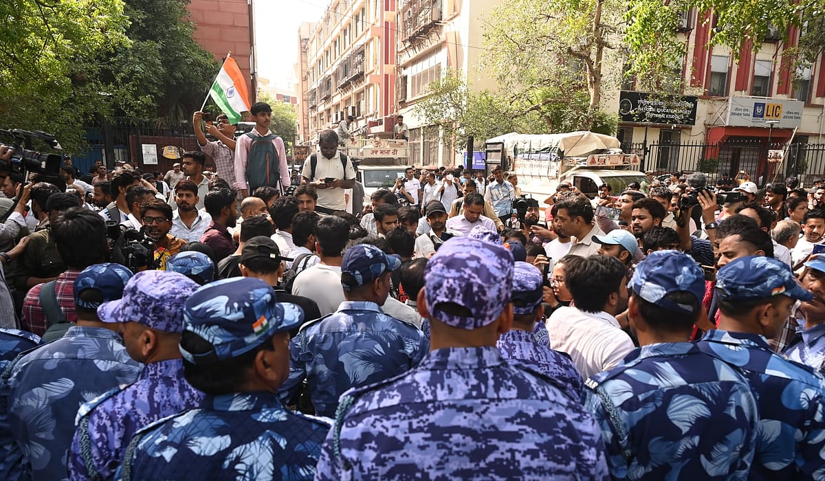बड़ी खबर LIVE: ‘कॉकरोच जनता पार्टी’ को प्रदर्शन की मिली अनुमति, जंतर-मंतर पर भारी सुरक्षाबल तैनात