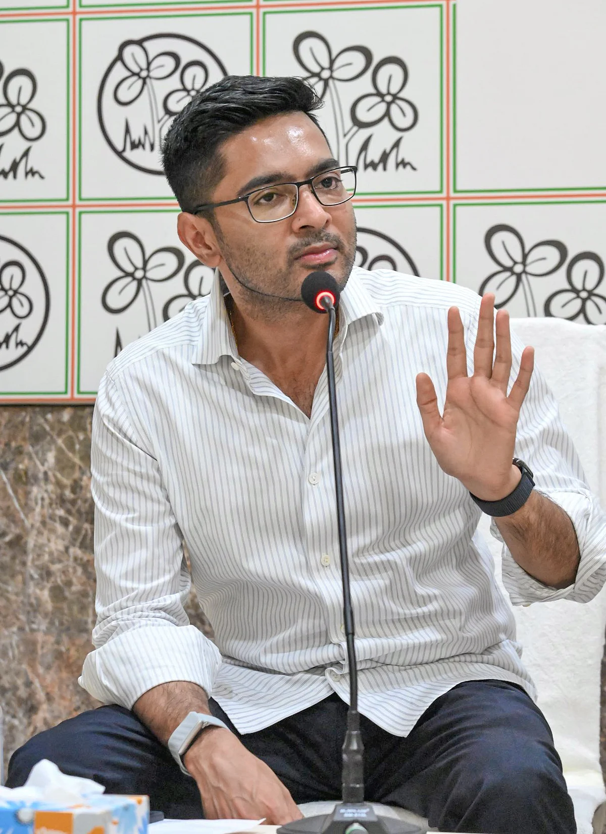 अभिषेक बनर्जी ने सीआईडी को भेजा जवाब, कार्यालय में पेश होने के लिए मांगा समय