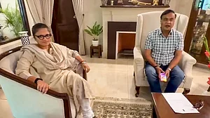 ममता बनर्जी को एक और झटका, सांसद सुष्मिता देव ने TMC और राज्यसभा से इस्तीफा दिया, हिमंता से मिलीं