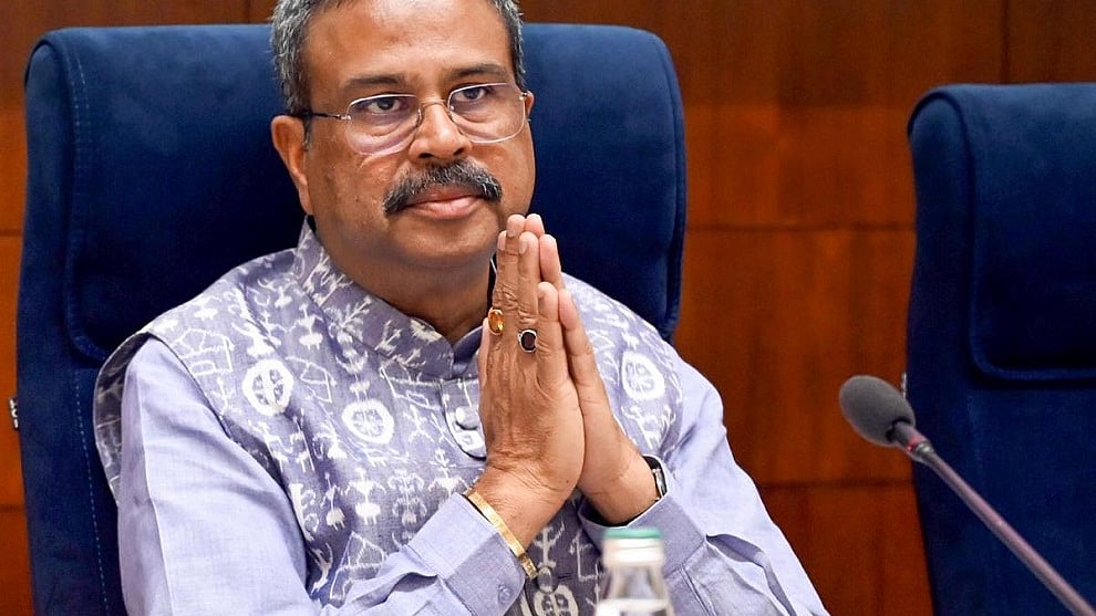 पूर्व नौकरशाहों ने NTA और CBSE विवाद पर सरकार को घेरा, गहन समीक्षा के साथ प्रधान के इस्तीफे की मांग की