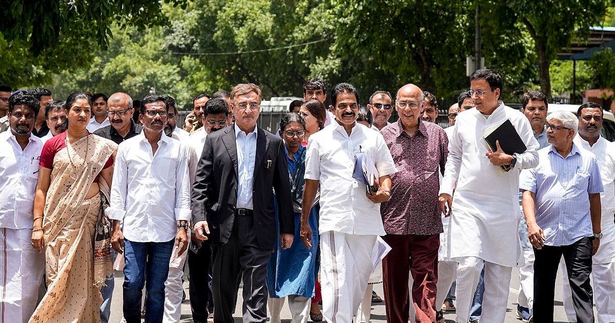 राज्यसभा चुनावः नटराजन मामले को लेकर चुनाव आयोग से मिले कांग्रेस नेता, फैसले को निरस्त करने की मांग की