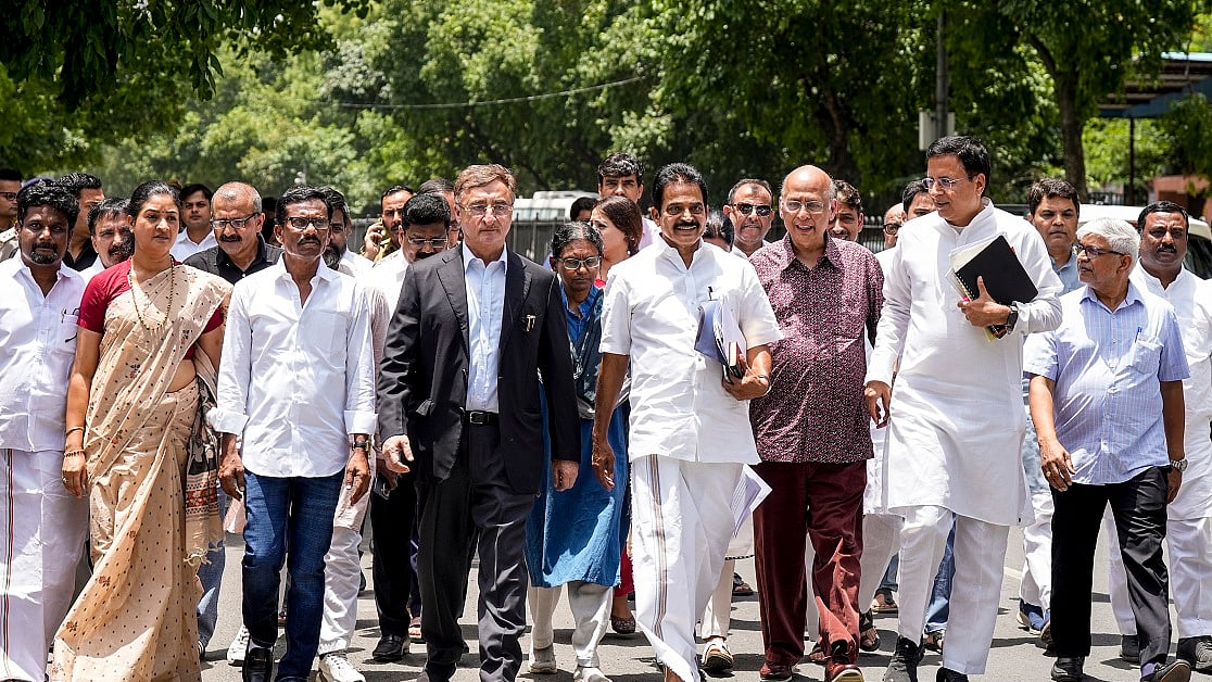 राज्यसभा चुनावः नटराजन मामले को लेकर चुनाव आयोग से मिले कांग्रेस नेता, फैसले को निरस्त करने की मांग की