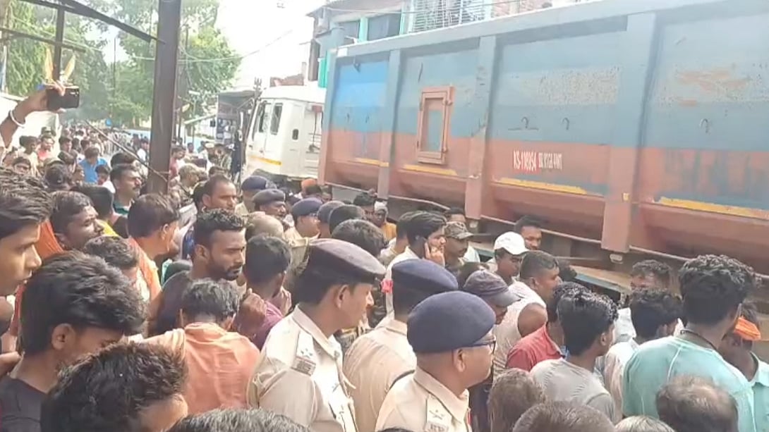 जमुई में सड़क हादसे में छात्रा की मौत पर बवाल