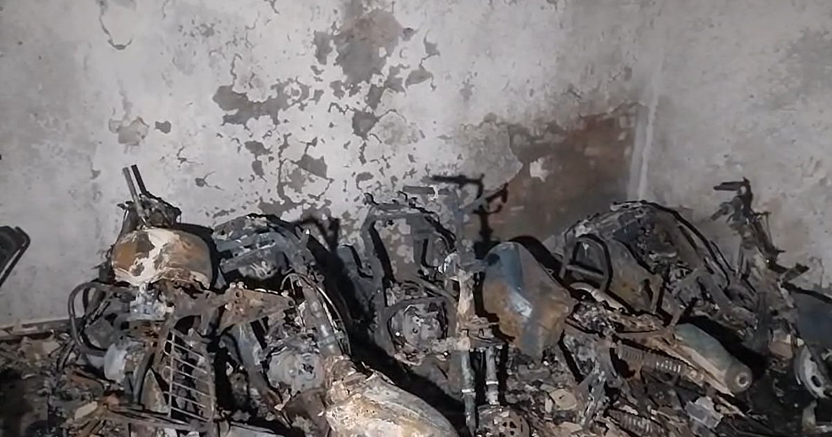 दिल्ली: तुगलकाबाद में बहुमंजिला इमारत में लगी भीषण आग, 3 लोगों की दर्दनाक मौत, दो की हालत गंभीर
