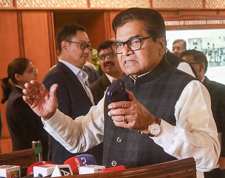 ममता बनर्जी ने जिन्हें 'कूड़ेदान' से उठाया, वे ही दे रहे धोखा : रामगोपाल यादव