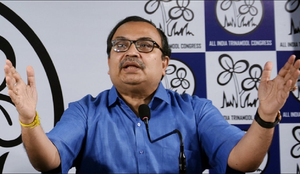 ममता के आवास के बाहर TMC विधायक कुणाल घोष पर हमला, सिर पर फेंका गया अंडा, सुरक्षा को लेकर उठे गंभीर सवाल