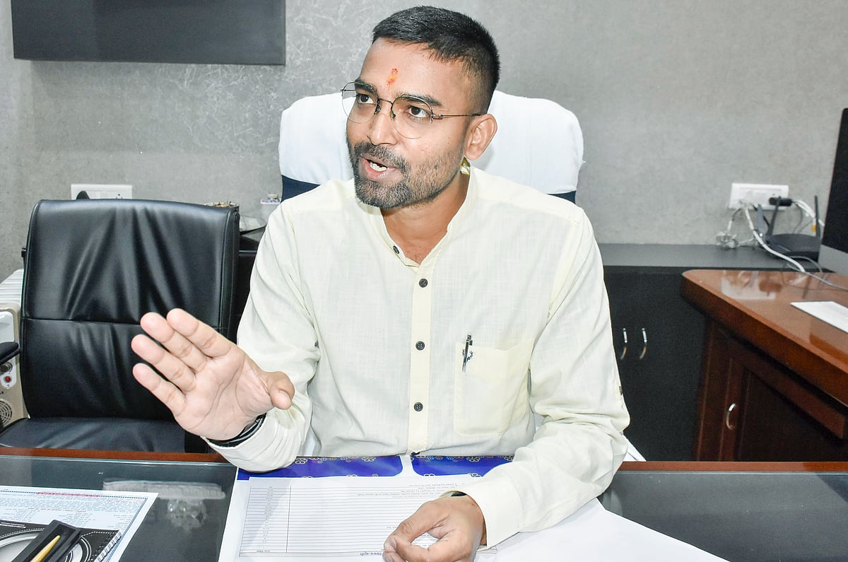 बिहार सरकार के पंचायती राज मंत्री दीपक प्रकाश 