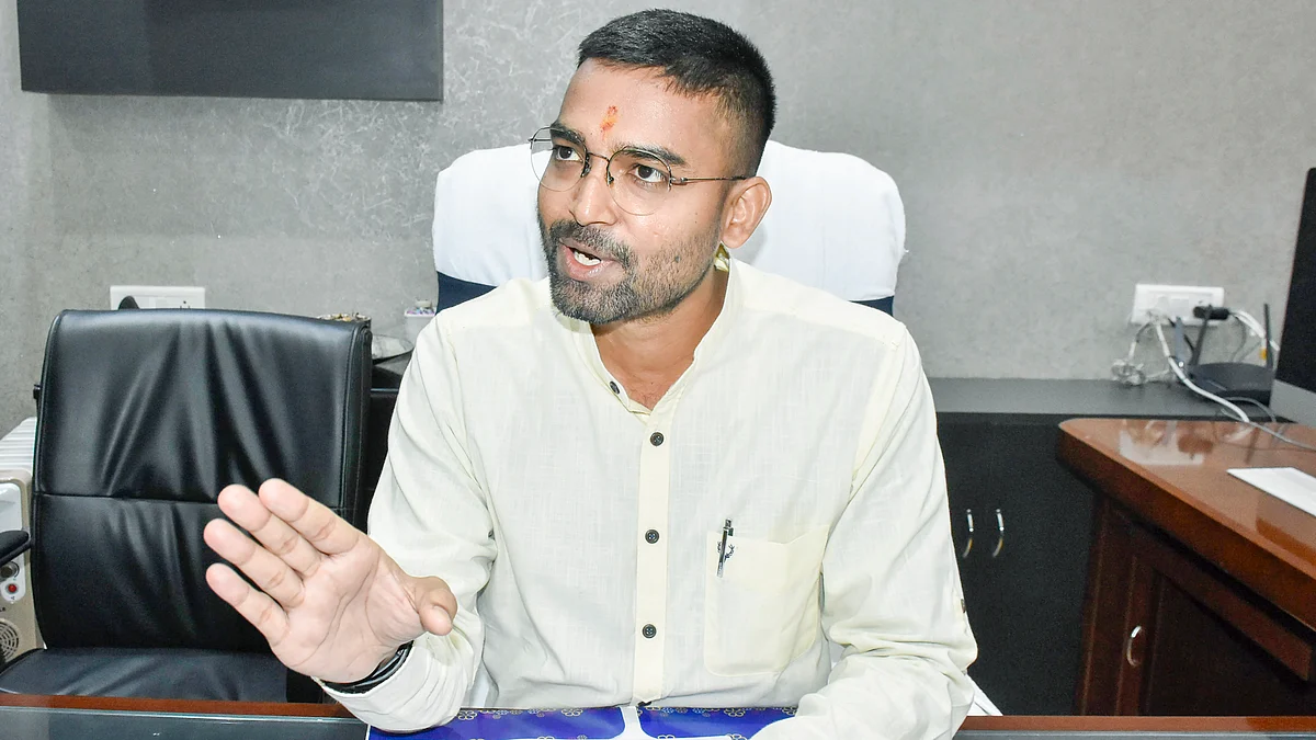 बिहार सरकार के पंचायती राज मंत्री दीपक प्रकाश