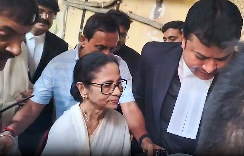 ममता बनर्जी ने भवानीपुर के चुनाव नतीजे को हाईकोर्ट में दी चुनौती, नंदीग्राम का मामला आज भी लंबित